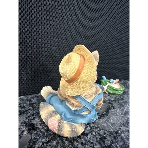 Set Of 3 Ceramic Cat Figurines In Raincoat & Bag With Playful Accessories - Picture 11 of 13